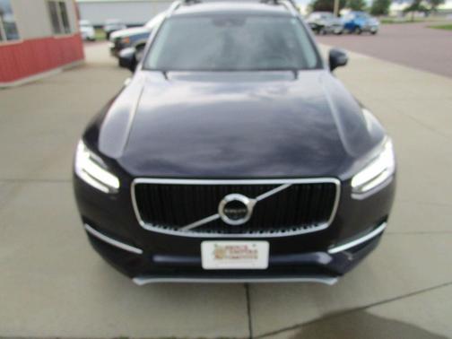 2017 Volvo XC90 T6 Momentum