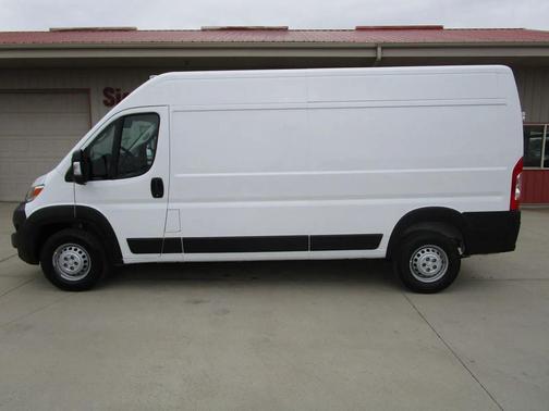 Bright White Clearcoat 2025 RAM ProMaster 2500 Tradesman