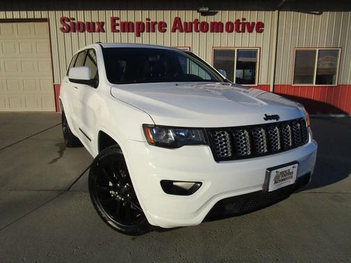 2020 Jeep Grand Cherokee Laredo