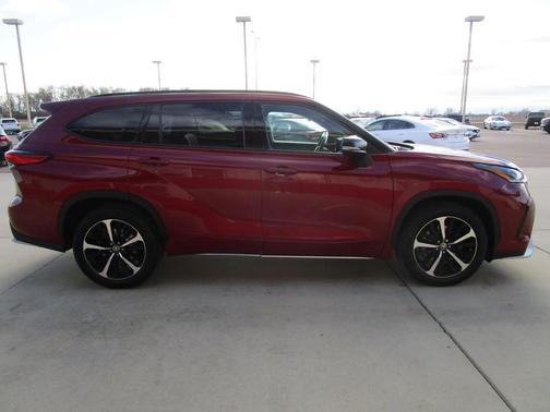 2022 Toyota Highlander XSE
