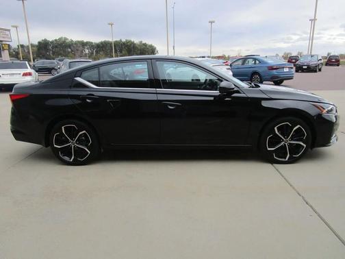 2024 Nissan Altima SR Intelligent AWD