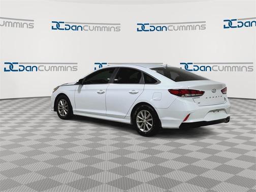 2018 Hyundai SONATA SE
