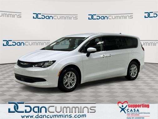 2022 Chrysler Voyager LX