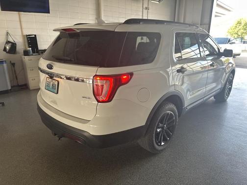 2017 Ford Explorer Base