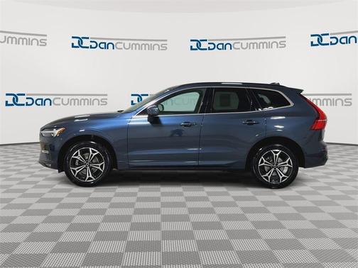 2022 Volvo XC60 B5 Momentum