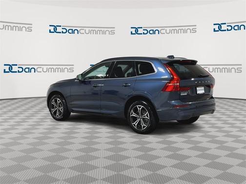 2022 Volvo XC60 B5 Momentum