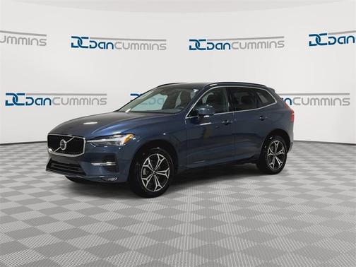 2022 Volvo XC60 B5 Momentum