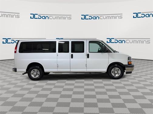 2017 Chevrolet Express 3500 LT