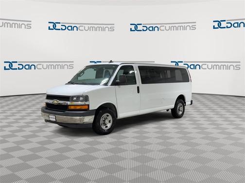2017 Chevrolet Express 3500 LT