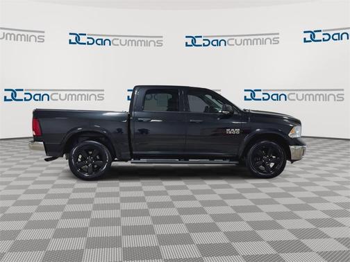 2016 RAM 1500 SLT