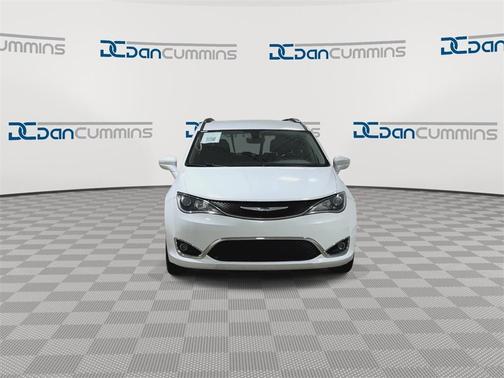2018 Chrysler Pacifica Touring-L