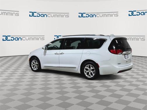 2018 Chrysler Pacifica Touring-L