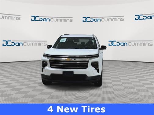 2024 Chevrolet Traverse LT