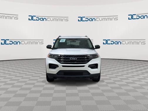 White Metallic 2023 Ford Explorer XLT
