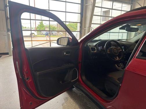 Redline Pearlcoat 2018 Jeep Compass Latitude