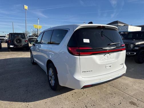 2026 Chrysler Pacifica Limited