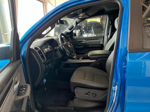 Hydro Blue Pearlcoat 2021 RAM 1500 Big Horn