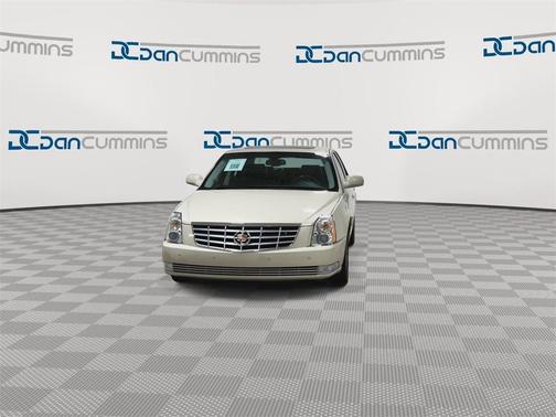 2011 Cadillac DTS Luxury