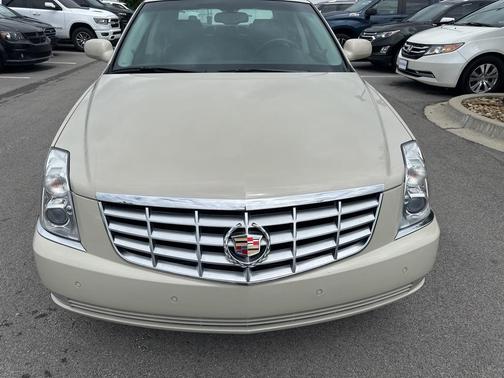 2011 Cadillac DTS Luxury