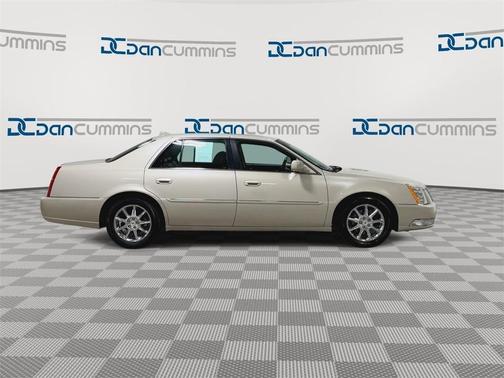 2011 Cadillac DTS Luxury