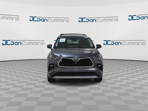 2021 Toyota Highlander Hybrid Platinum