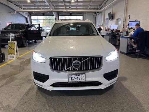 2021 Volvo XC90 T5 Momentum 7 Passenger