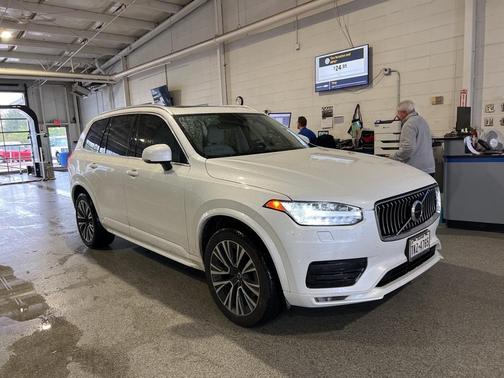 2021 Volvo XC90 T5 Momentum 7 Passenger
