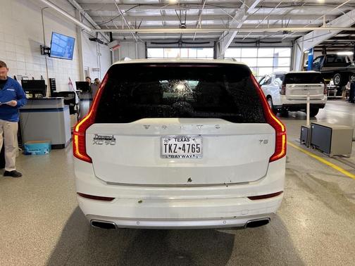 2021 Volvo XC90 T5 Momentum 7 Passenger