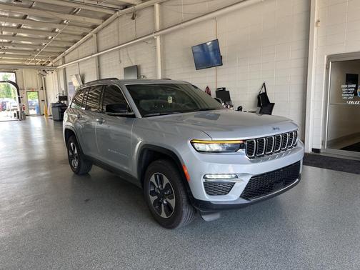 2025 Jeep Grand Cherokee 4xe Base