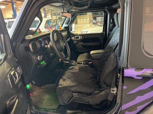 Black Clearcoat 2021 Jeep Wrangler Sport