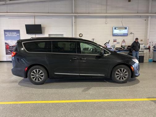 2019 Chrysler Pacifica Touring-L Plus