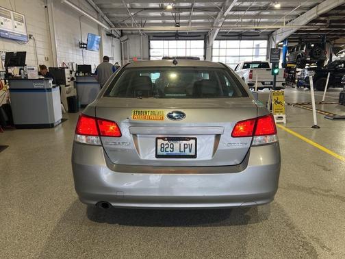 2011 Subaru Legacy 2.5i