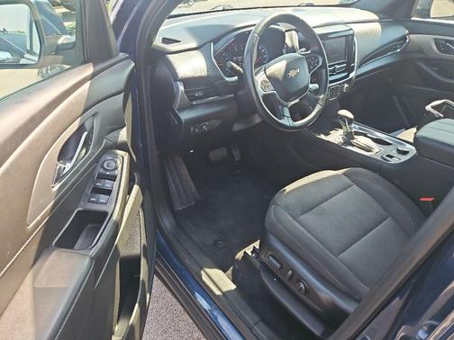 Northsky Blue Metallic 2023 Chevrolet Traverse LT Cloth