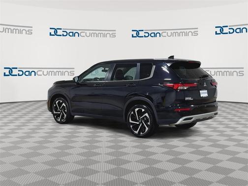 2023 Mitsubishi Outlander SE Special Edition