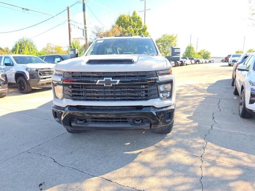 2026 Chevrolet Silverado 2500 Custom