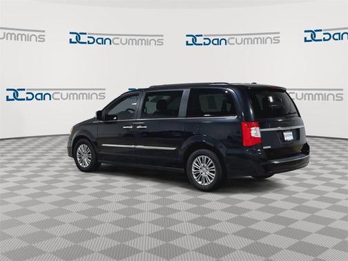 2013 Chrysler Town & Country Touring-L