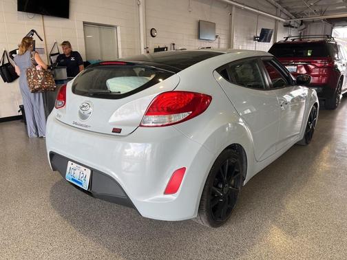2014 Hyundai Veloster RE:FLEX w/Black
