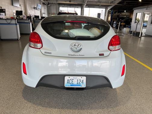 2014 Hyundai Veloster RE:FLEX w/Black