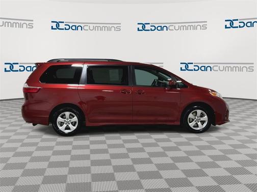 2020 Toyota Sienna LE