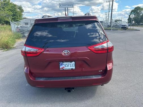2020 Toyota Sienna LE
