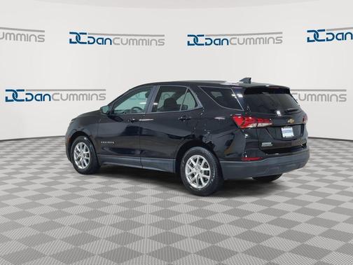 Mosaic Black Metallic 2022 Chevrolet Equinox LS