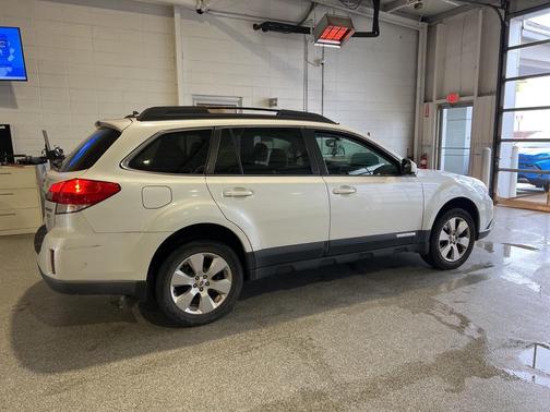 2011 Subaru Outback 2.5i