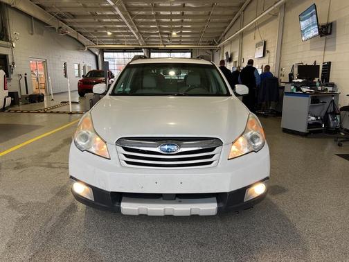 2011 Subaru Outback 2.5i