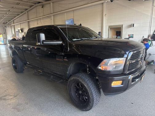 Brilliant Black Crystal Pearlcoat 2016 RAM 2500 Big Horn