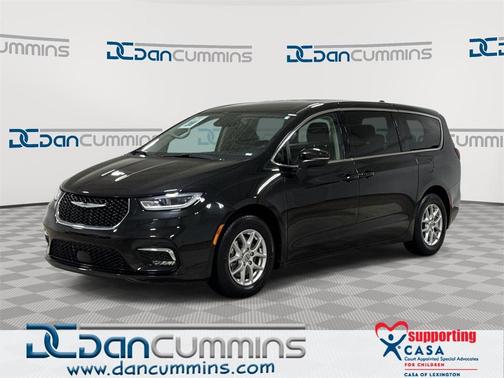2023 Chrysler Pacifica Touring-L