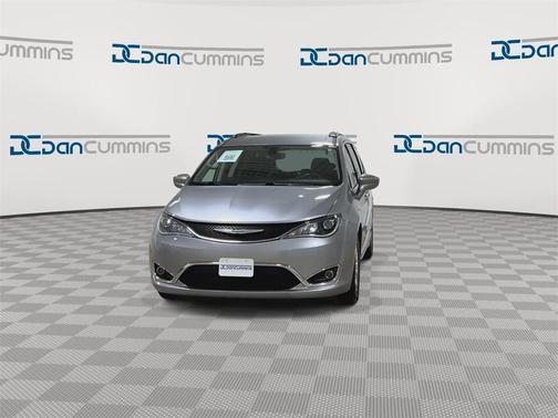 2020 Chrysler Pacifica Touring-L