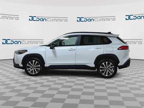 2025 Toyota Corolla Cross XLE