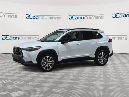 2025 Toyota Corolla Cross XLE