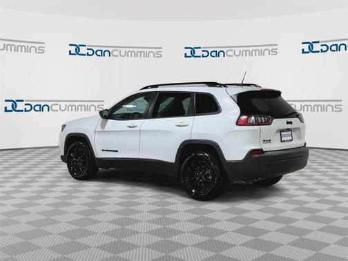 2023 Jeep Cherokee Altitude Lux