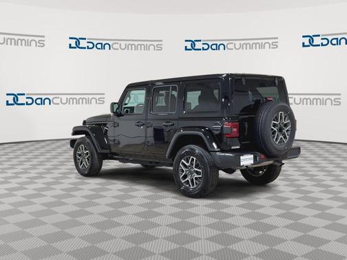Black Clearcoat 2025 Jeep Wrangler Sahara